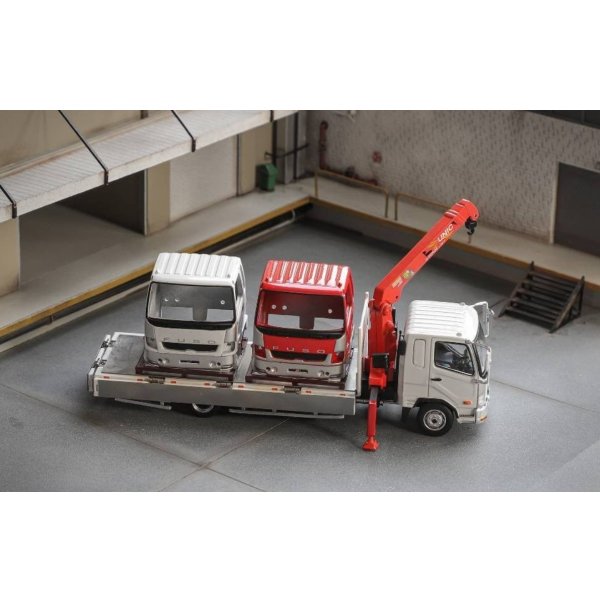 画像3: Gaincorp Products 1/64 Mitsubishi FUSO Fighter (1024) White with Crane & Scrap Tractor Head (3)