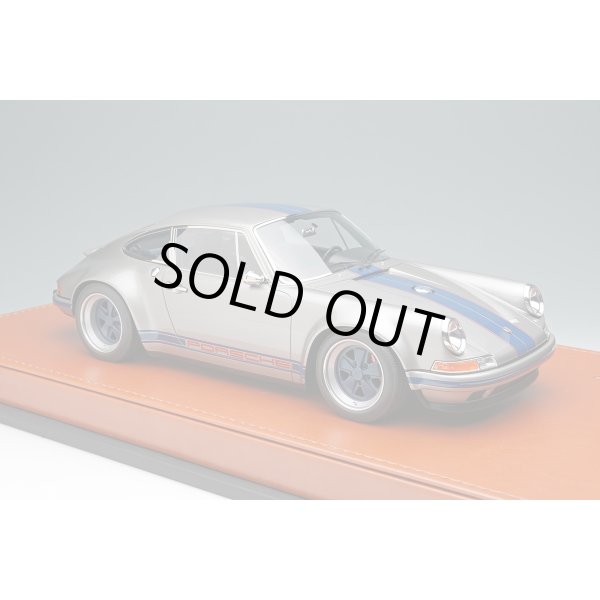 画像5: EIDOLON 1/18 Singer 911 (964) Coupe Titanium Silver / Navy Stripe Limited 100 pcs. (5)