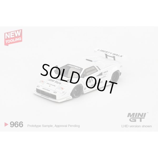 画像2: MINI GT 1/64 Lamborghini Countach LB-WORKS Tokyo Auto Salon 2024 White (LHD) (2)