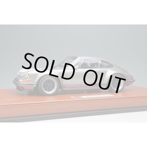 画像: EIDOLON 1/18 Singer 911 (964) Coupe Titanium Silver / Navy Stripe Limited 100 pcs.