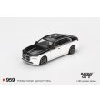 画像2: MINI GT 1/64 BMW i7 xDrive60 Alpine White/Black Sapphire (LHD) (2)