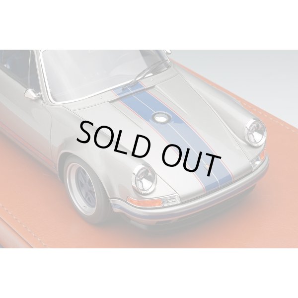 画像6: EIDOLON 1/18 Singer 911 (964) Coupe Titanium Silver / Navy Stripe Limited 100 pcs. (6)