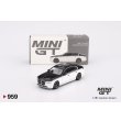画像1: MINI GT 1/64 BMW i7 xDrive60 Alpine White/Black Sapphire (LHD) (1)