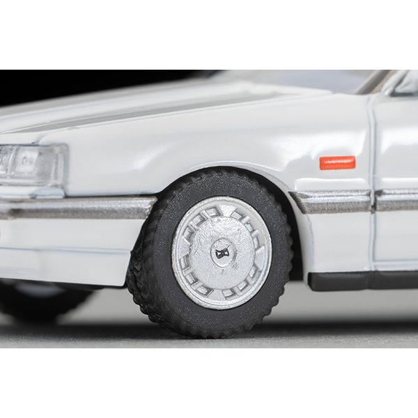 画像7: TOMYTEC 1/64 Limited Vintage NEO Nissan Skyline 4-door HT 1800 Passage (White) 1985 (7)