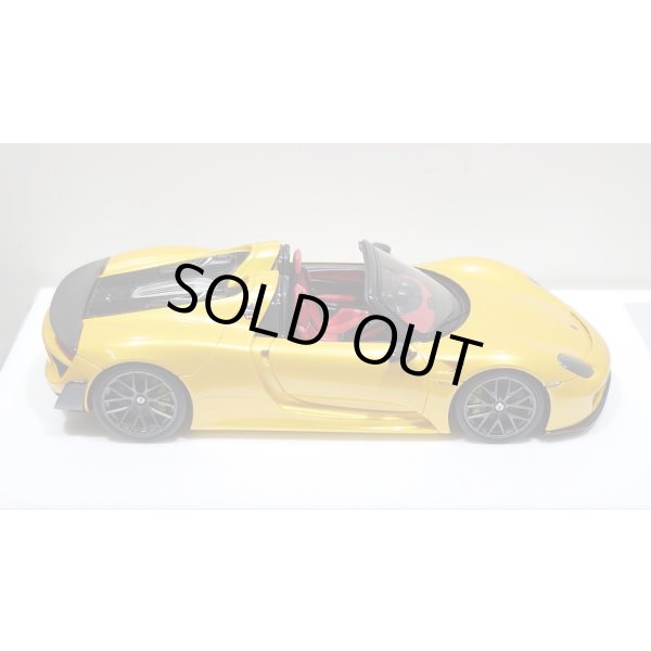 画像8: EIDOLON 1/43 Porsche 918 Spyder weissach package 2011 Grande Giallo Pearl Limited 35 pcs. (8)