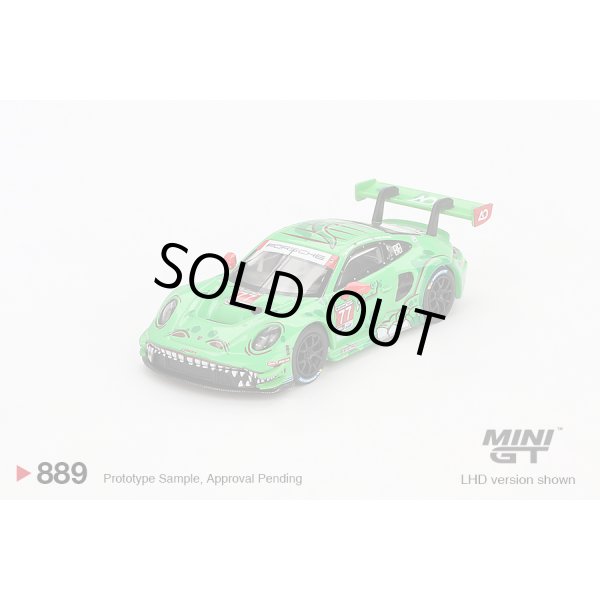 画像2: MINI GT 1/64 Porsche 911 GT3R AO Racing "Lexi" 2024 IMSA Daytona 24H 2nd Place #77 M. Christensen/L. Heinrich/S. Priaulx [Blister Packaging] (2)