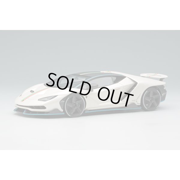 画像2: EIDOLON COLLECTION 1/43 Lamborghini Centenario LP770-4 2016 Rear Wing up Bianco Canopus / Italian Stripe Limited 120 pcs. (2)