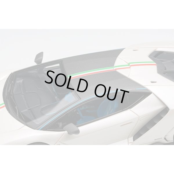 画像7: EIDOLON COLLECTION 1/43 Lamborghini Centenario LP770-4 2016 Rear Wing up Bianco Canopus / Italian Stripe Limited 120 pcs. (7)