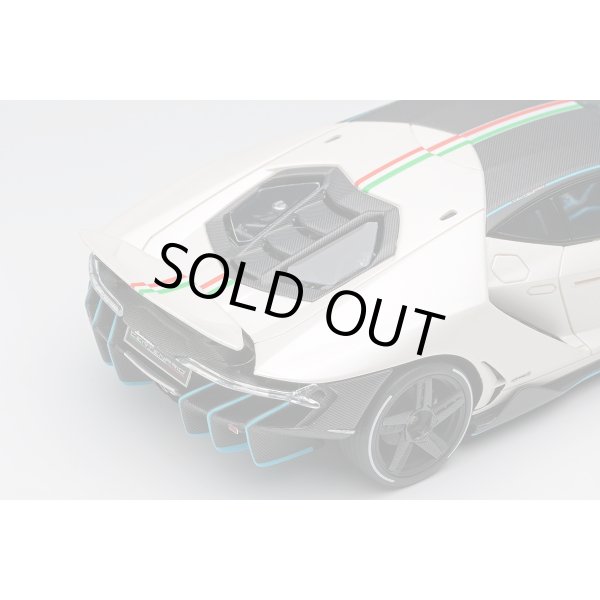 画像8: EIDOLON COLLECTION 1/43 Lamborghini Centenario LP770-4 2016 Rear Wing up Bianco Canopus / Italian Stripe Limited 120 pcs. (8)