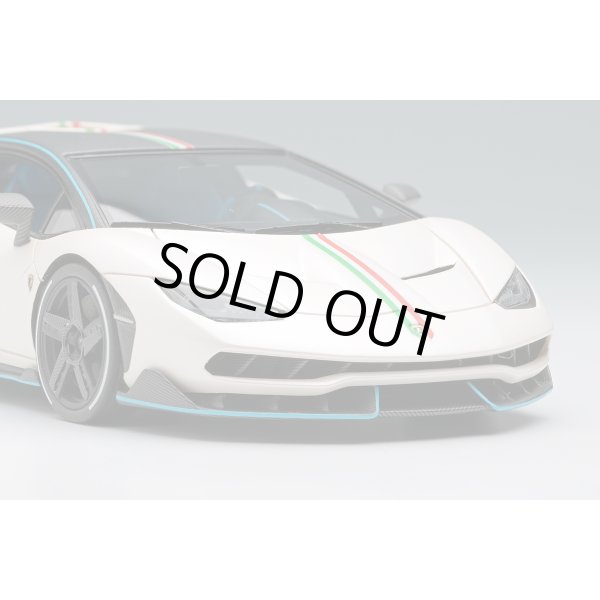 画像9: EIDOLON COLLECTION 1/43 Lamborghini Centenario LP770-4 2016 Rear Wing up Bianco Canopus / Italian Stripe Limited 120 pcs. (9)