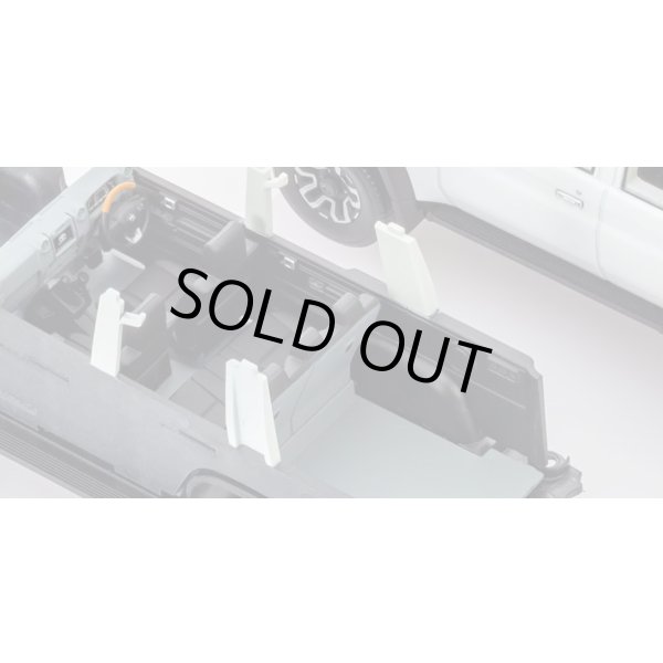 画像6: Kyosho Original 1/43 Toyota Land Cruiser 70 Super White II (6)