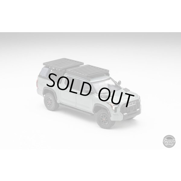 画像8: Gaincorp Products x Diecasttalk 1/64 Toyota Tundra TRD PRO Lunarlock with Roof Rack & Accessories (8)