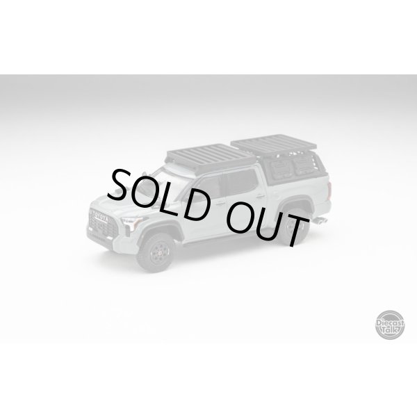 画像7: Gaincorp Products x Diecasttalk 1/64 Toyota Tundra TRD PRO Lunarlock with Roof Rack & Accessories (7)