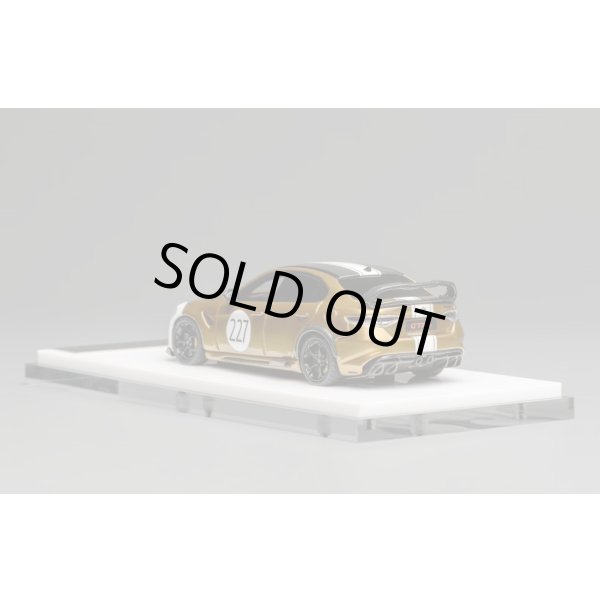 画像3: MOTORHELIX 1/64 Alfa Romeo Giulia GTAm Ocra GT Gold (3)