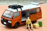 画像: TOMYTEC 1/64 Limited Vintage NEO Mazda Bongo Brawny Van Custom (Brown) with Roof Carrier and Figure