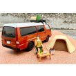 画像9: TOMYTEC 1/64 Limited Vintage NEO Mazda Bongo Brawny Van Custom (Brown) with Roof Carrier and Figure (9)