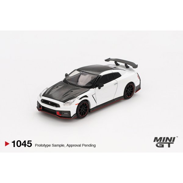 画像2: MINI GT 1/64 Nissan GT-R NISMO 2024 Brilliant White Pearl (RHD) (2)