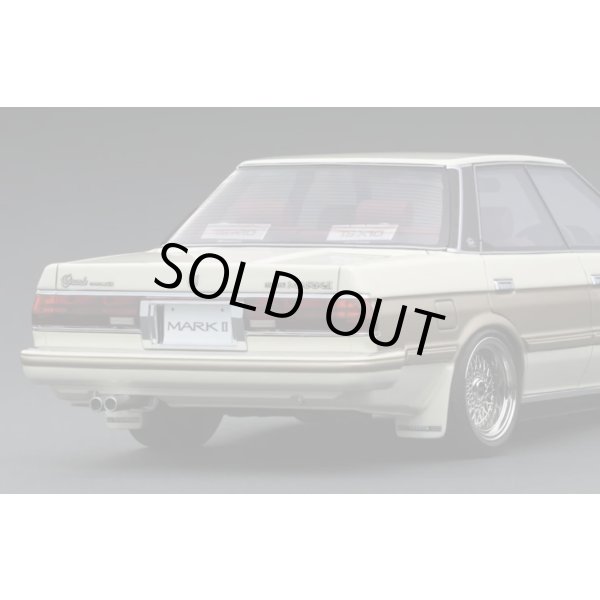 画像4: ignition model 1/18 Toyota MarkII Grande (GX71) Pearl White/Gold (4)