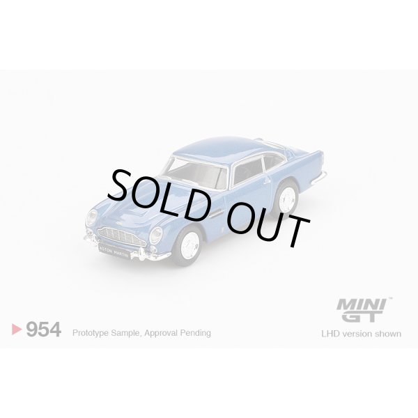 画像2: MINI GT 1/64 Aston Martin DB5 Sierra Blue (LHD) (2)