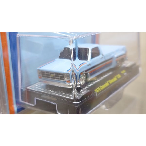 画像3: M2 Machines 1/64 1978 Chevrolet Silverado 30 Custom Gulf Blue (3)