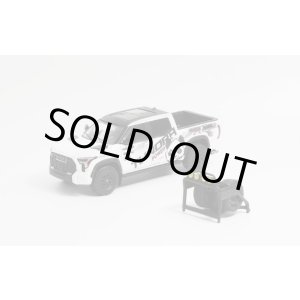 画像: GCD 1/64 Toyota Tundra TRD Pro White/Art with Accessories (LHD)