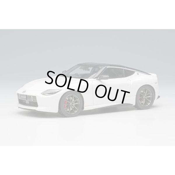 画像2: EIDOLON 1/43 NISSAN Fairlady Z "Version ST" 2025 Brilliant White Pearl/Super Black Limited Edition 50 pcs. (2)