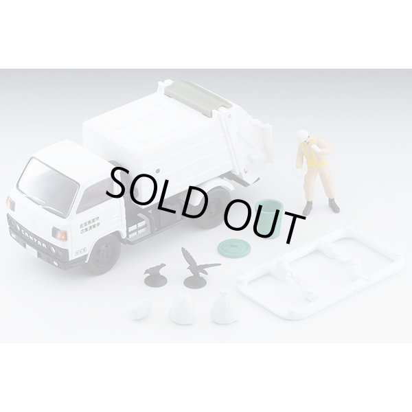 画像9: TOMYTEC 1/64 Limited Vintage NEO Mitsubishi Fuso Canter Cleaning Truck (White) with Figure (9)