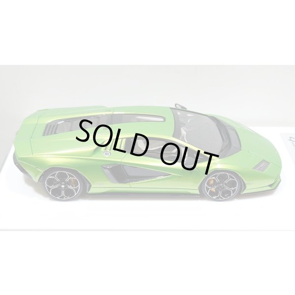 画像8: EIDOLON 1/43 Lamborghini Countach LPI 800-4 2022 Giallo Verde Pearl Limited 35 pcs. (8)