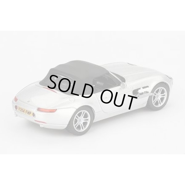 画像4: MINI GT 1/64 BMW Z8 "007 The World Is Not Enough" (2000) Japan Exclusive Package (4)