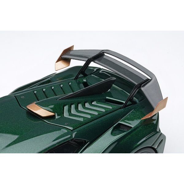 画像7: EIDOLON 1/43 Lamborghini Huracan STO 2021 Verde Hydra / Gold Limited 60 pcs. (7)
