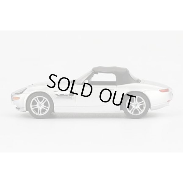 画像3: MINI GT 1/64 BMW Z8 "007 The World Is Not Enough" (2000) Japan Exclusive Package (3)