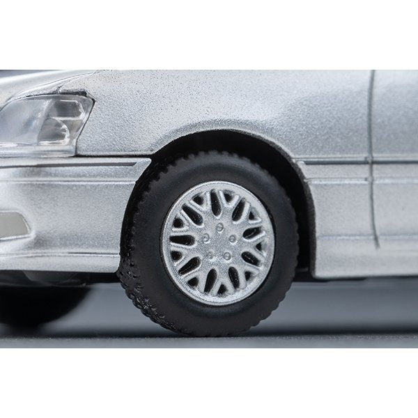 画像7: TOMYTEC 1/64 Limited Vintage NEO Toyota Crown Estate Athlete V (Silver) 2001 (7)