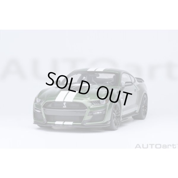 画像19: AUTOart 1/18 Ford Mustang Shelby GT500 (Green with White Stripes) (19)