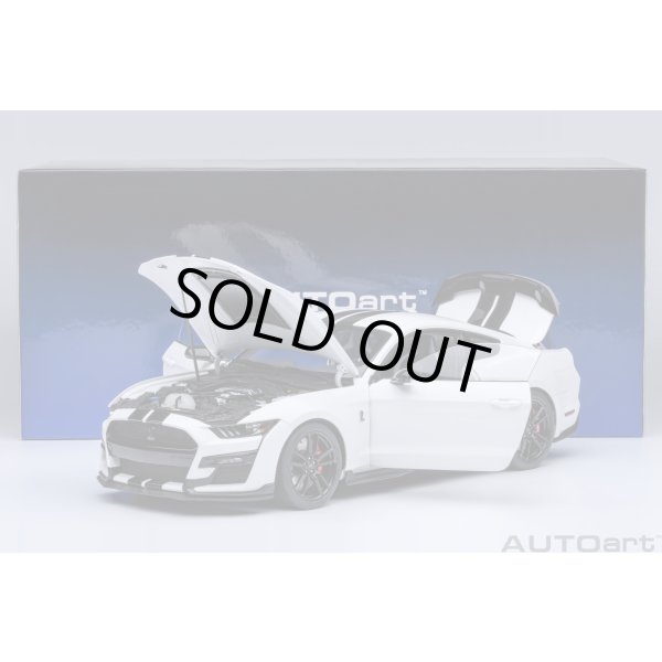 画像21: AUTOart 1/18 Ford Mustang Shelby GT500 (White with Black Stripes) (21)
