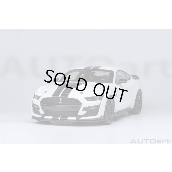 画像19: AUTOart 1/18 Ford Mustang Shelby GT500 (White with Black Stripes) (19)