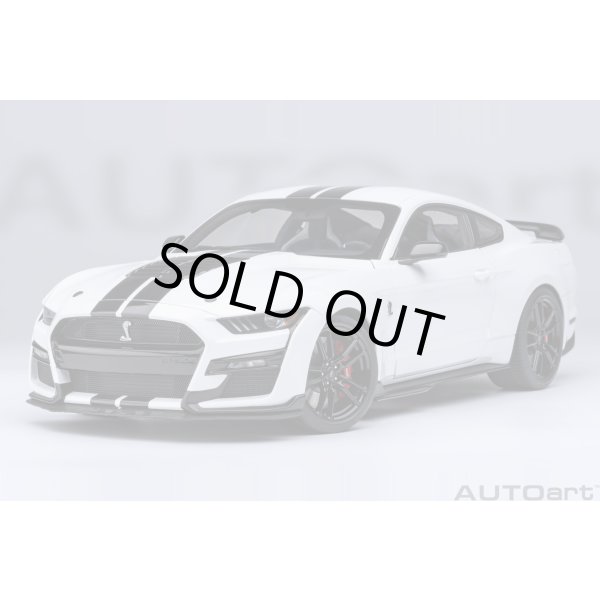 画像17: AUTOart 1/18 Ford Mustang Shelby GT500 (White with Black Stripes) (17)