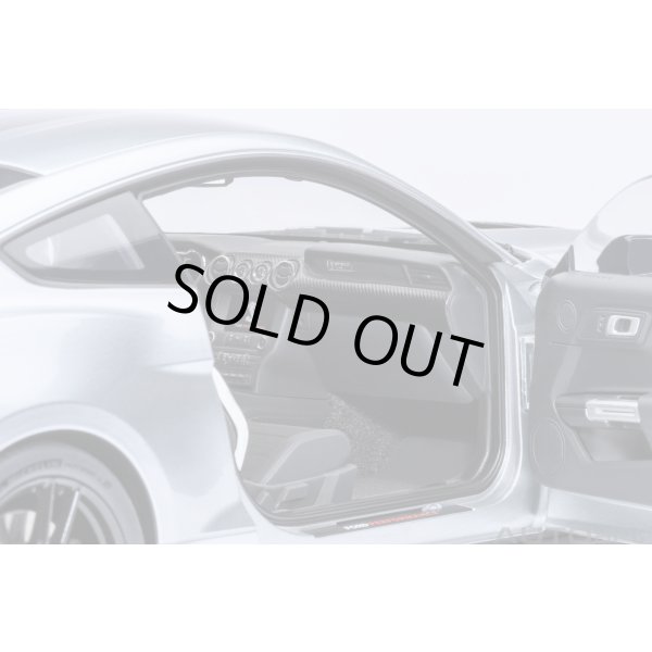 画像10: AUTOart 1/18 Ford Mustang Shelby GT500 (Silver with Black Stripes) (10)