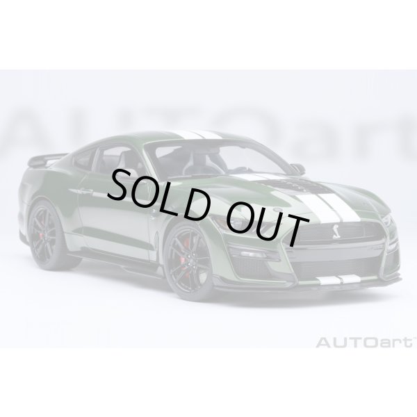 画像18: AUTOart 1/18 Ford Mustang Shelby GT500 (Green with White Stripes) (18)