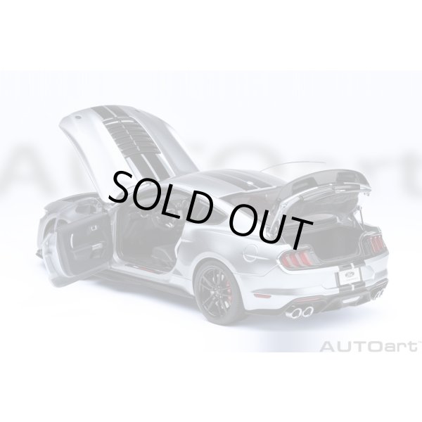 画像17: AUTOart 1/18 Ford Mustang Shelby GT500 (Silver with Black Stripes) (17)