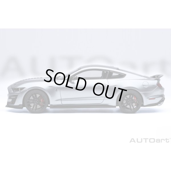画像4: AUTOart 1/18 Ford Mustang Shelby GT500 (Silver with Black Stripes) (4)