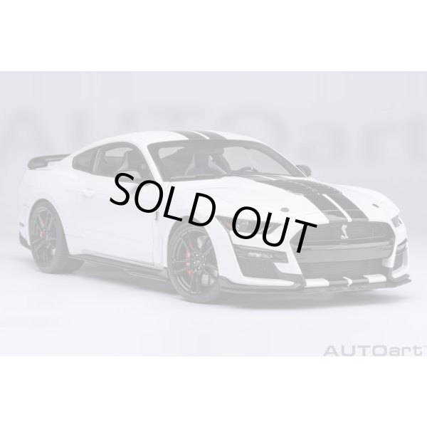 画像18: AUTOart 1/18 Ford Mustang Shelby GT500 (White with Black Stripes) (18)