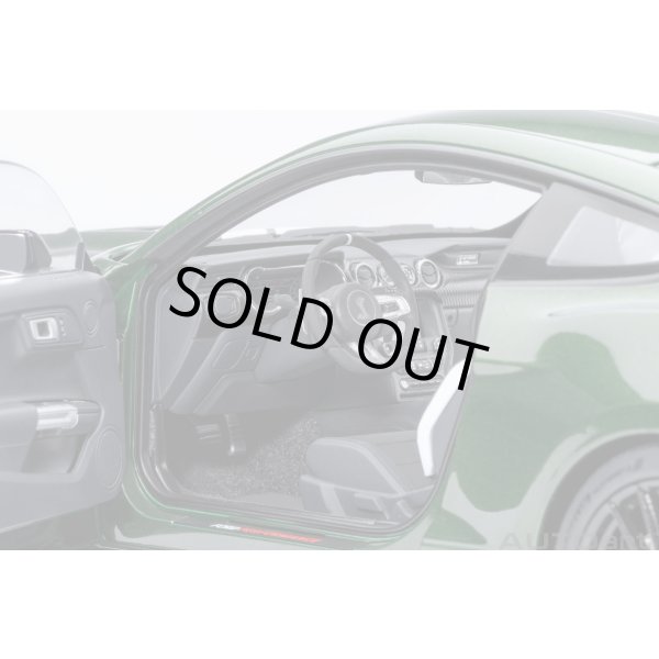 画像9: AUTOart 1/18 Ford Mustang Shelby GT500 (Green with White Stripes) (9)