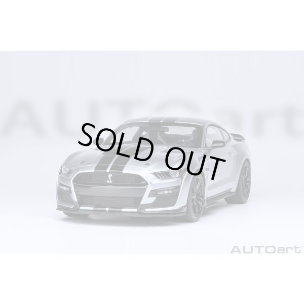画像19: AUTOart 1/18 Ford Mustang Shelby GT500 (Silver with Black Stripes) (19)