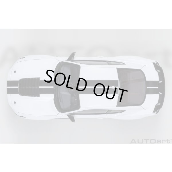 画像7: AUTOart 1/18 Ford Mustang Shelby GT500 (White with Black Stripes) (7)