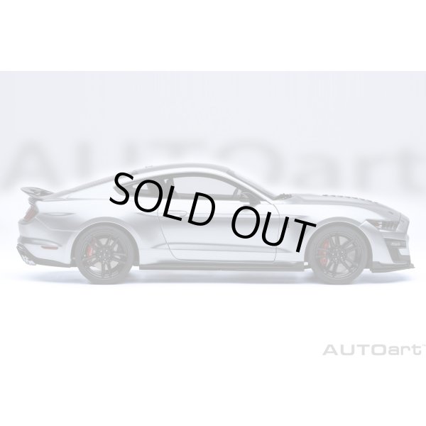 画像3: AUTOart 1/18 Ford Mustang Shelby GT500 (Silver with Black Stripes) (3)