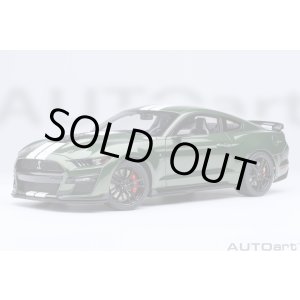 画像: AUTOart 1/18 Ford Mustang Shelby GT500 (Green with White Stripes)