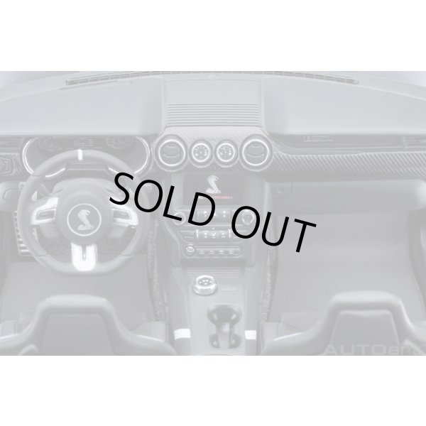 画像14: AUTOart 1/18 Ford Mustang Shelby GT500 (Silver with Black Stripes) (14)