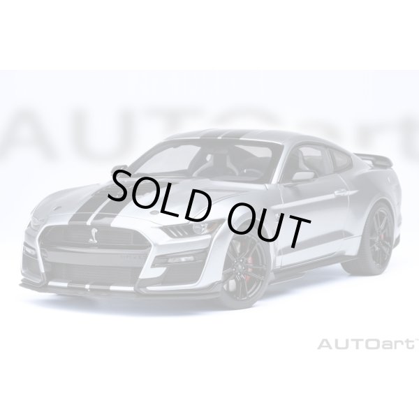 画像18: AUTOart 1/18 Ford Mustang Shelby GT500 (Silver with Black Stripes) (18)