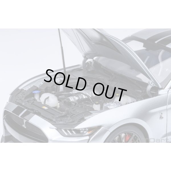 画像11: AUTOart 1/18 Ford Mustang Shelby GT500 (Silver with Black Stripes) (11)