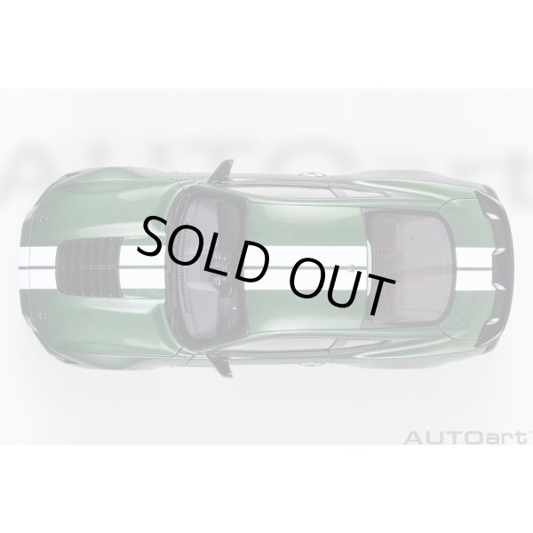 画像7: AUTOart 1/18 Ford Mustang Shelby GT500 (Green with White Stripes) (7)